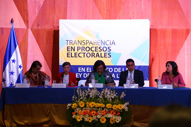 Conferencia "Transparencia en procesos electorales"